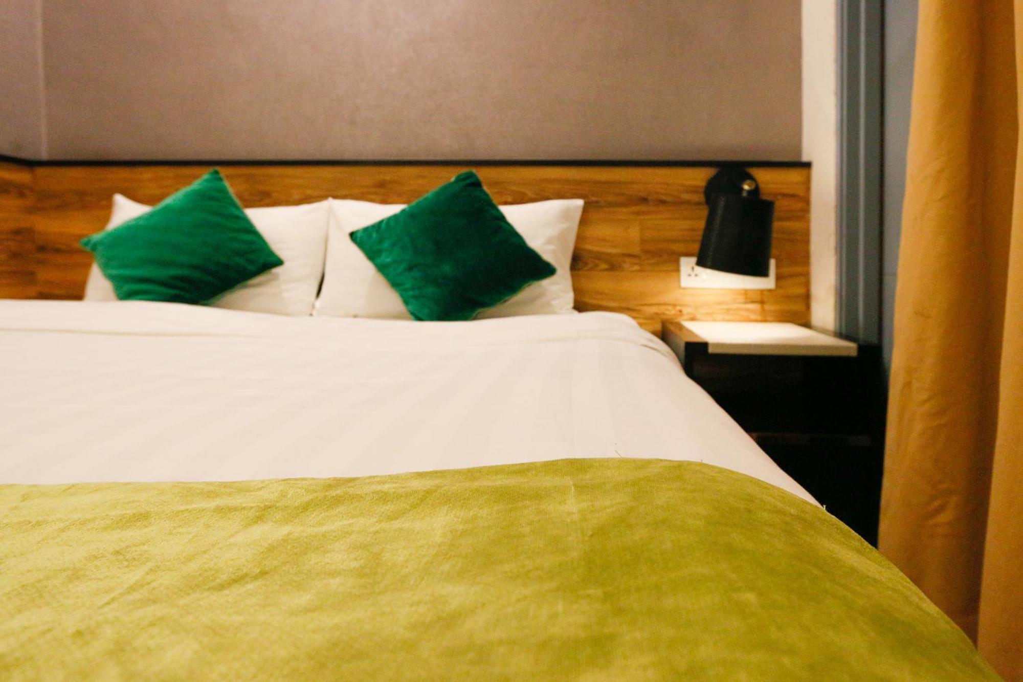 Golden Roof Hotel, Сери-Искандар Экстерьер фото
