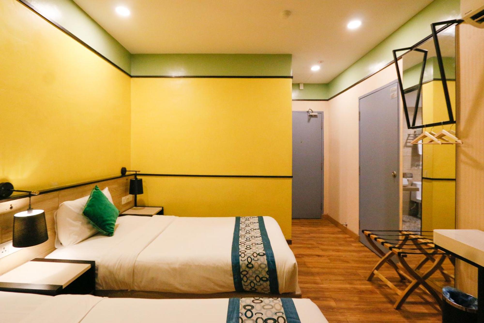 Golden Roof Hotel, Сери-Искандар Экстерьер фото