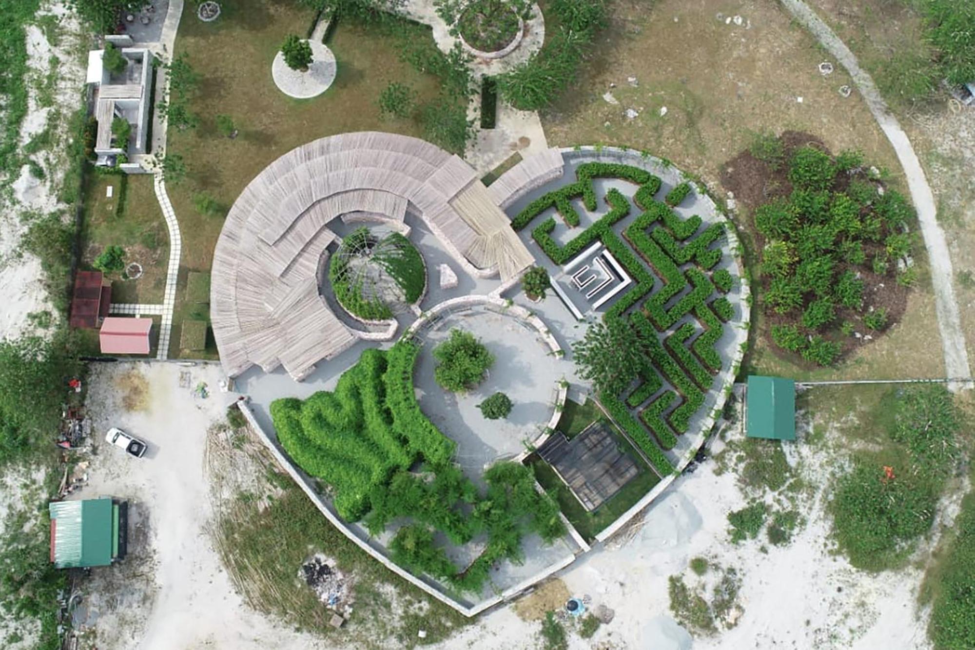 Golden Roof Hotel, Сери-Искандар Экстерьер фото